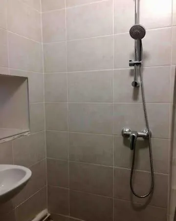 Accès Direct à La Gare, Quartier Très Calme. Appartement Dijon