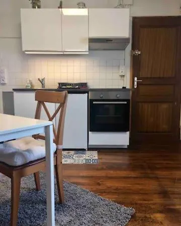 Accès Direct à La Gare, Quartier Très Calme. Appartement *
